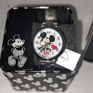NEW in Collectors Tin Box - Mickey Mouse Watch with heart Stainless Band
